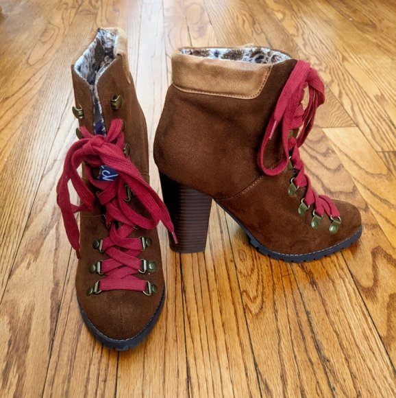 Luichiny Anna May Suede Lug Sole Lace Up Combat Stacked Heel Ankle Booties, Sz 7 - Picture 5 of 16